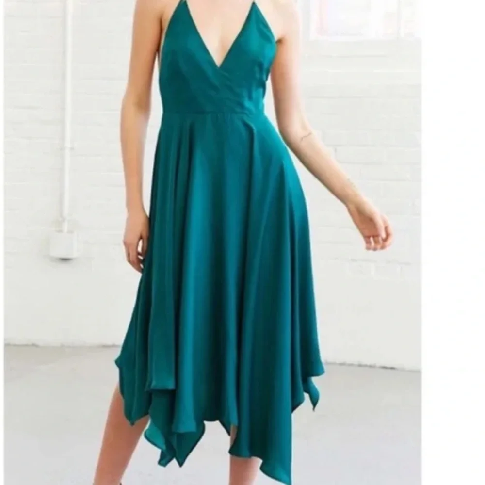 Kimchi Blue Formal Midi Dress emerald green size 8 sleeveless high low - Picture 12 of 15